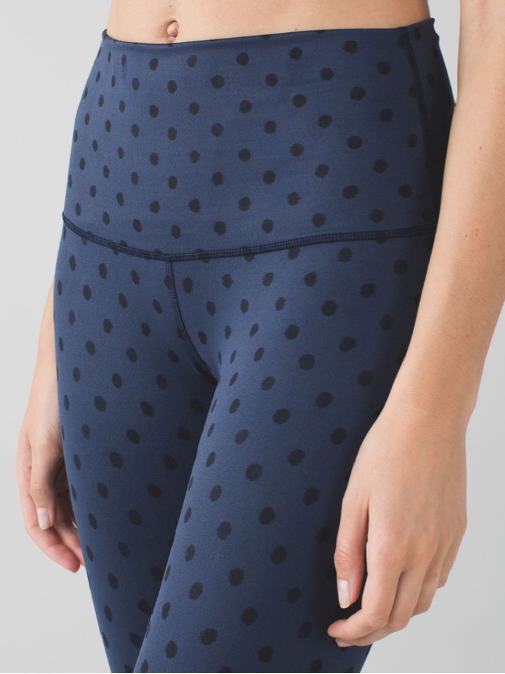 Lululemon Wunder Under Pant (Hi-Rise) *Full-On Luon. Ghost Dot Deep Navy. Size 6